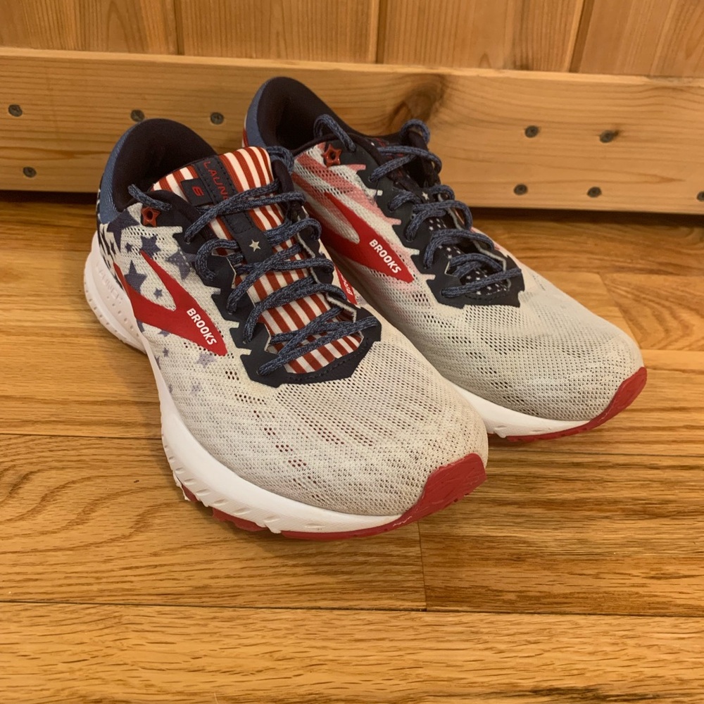 Women’s Size 8 Brooks Launch 6 'Old Glory' Edition